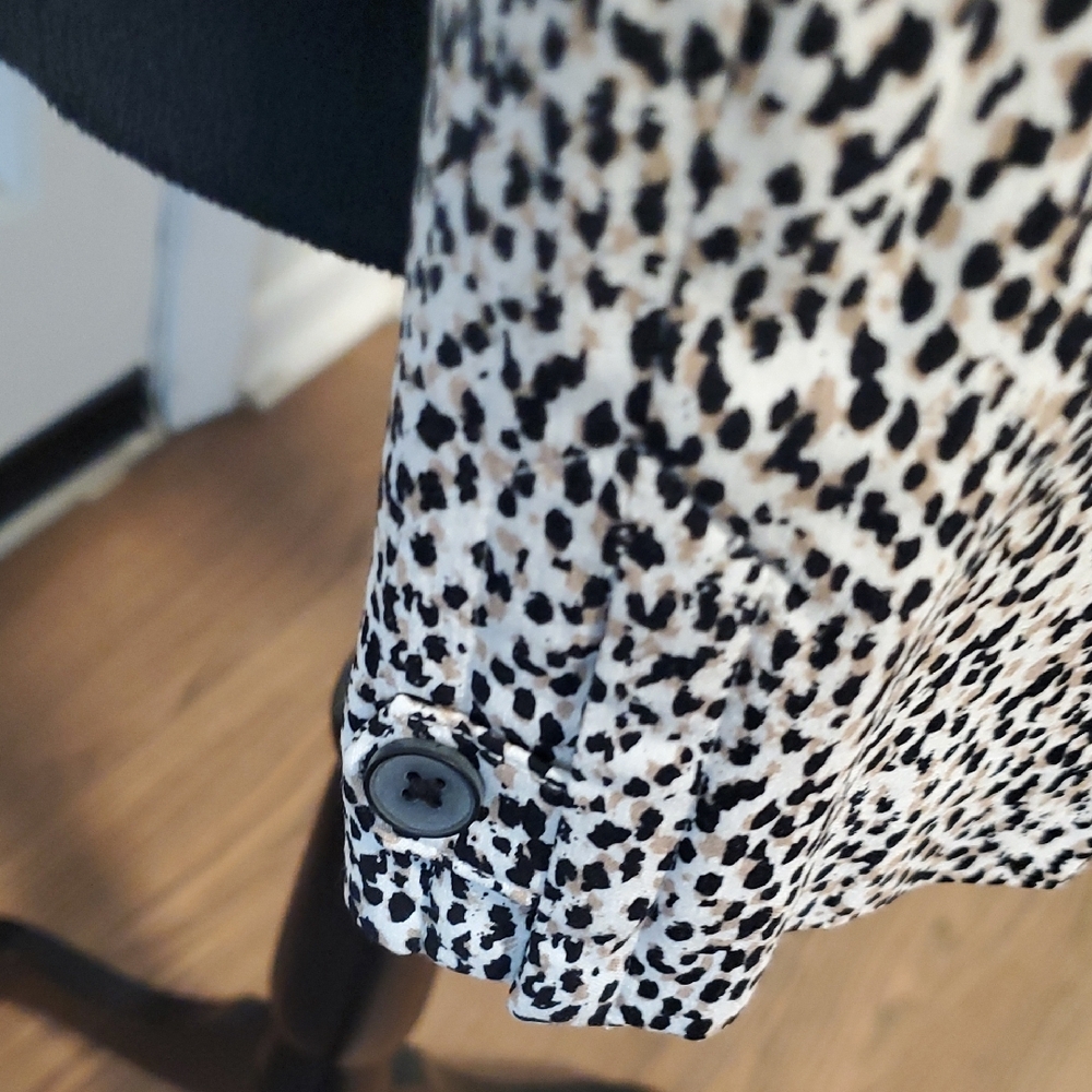 Chico's Animal Patterned Capris - image 5